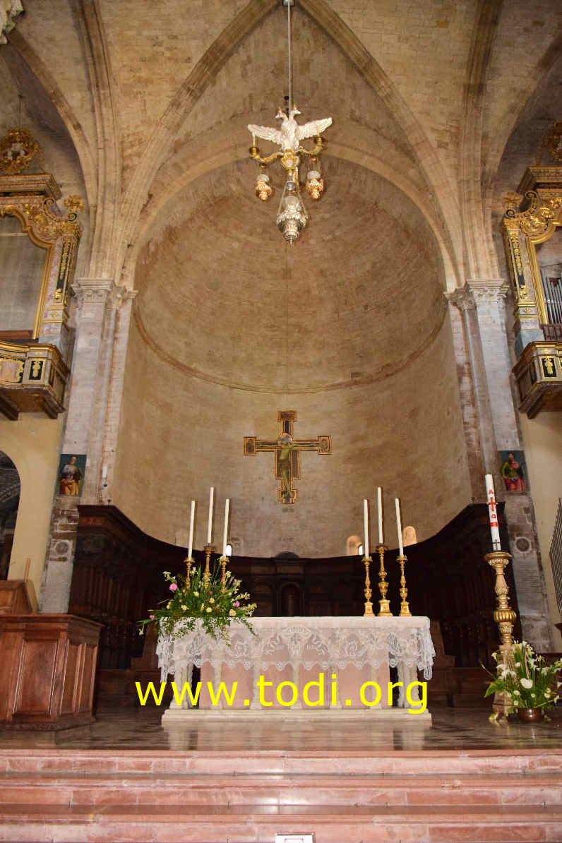 Altare centrale